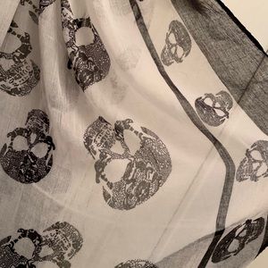 Skull infinity scarf